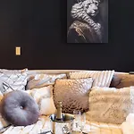Zen By M * פרנקורשנס